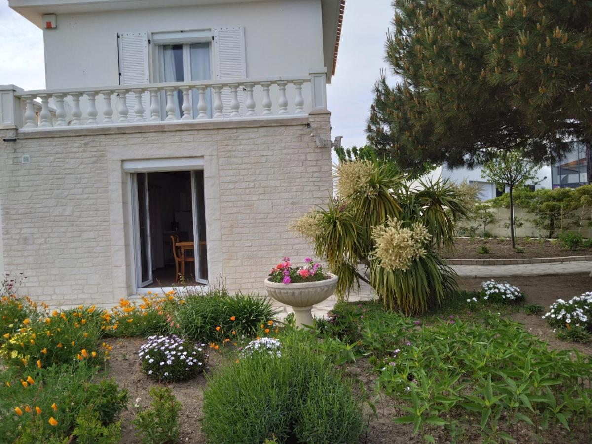 Maison Avec Jardin Prive Сен-Ілер-де-Р'єз Екстер'єр фото